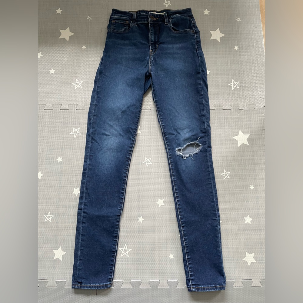 Levi’s 721 High Rise Skinny Jeans, waist size 26 length size 28